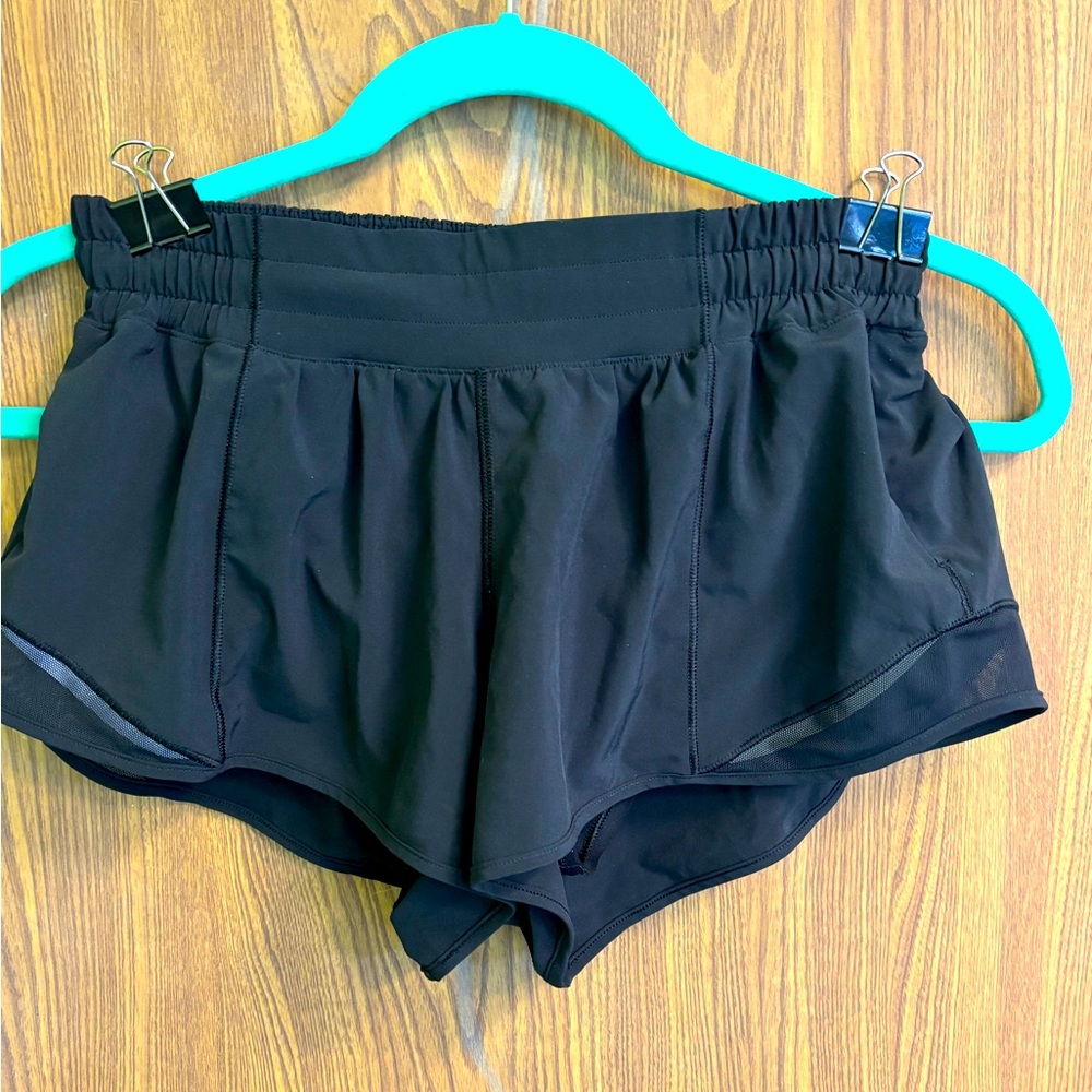 Lululemon hottie hot high-rise lined short 2.5” size 6